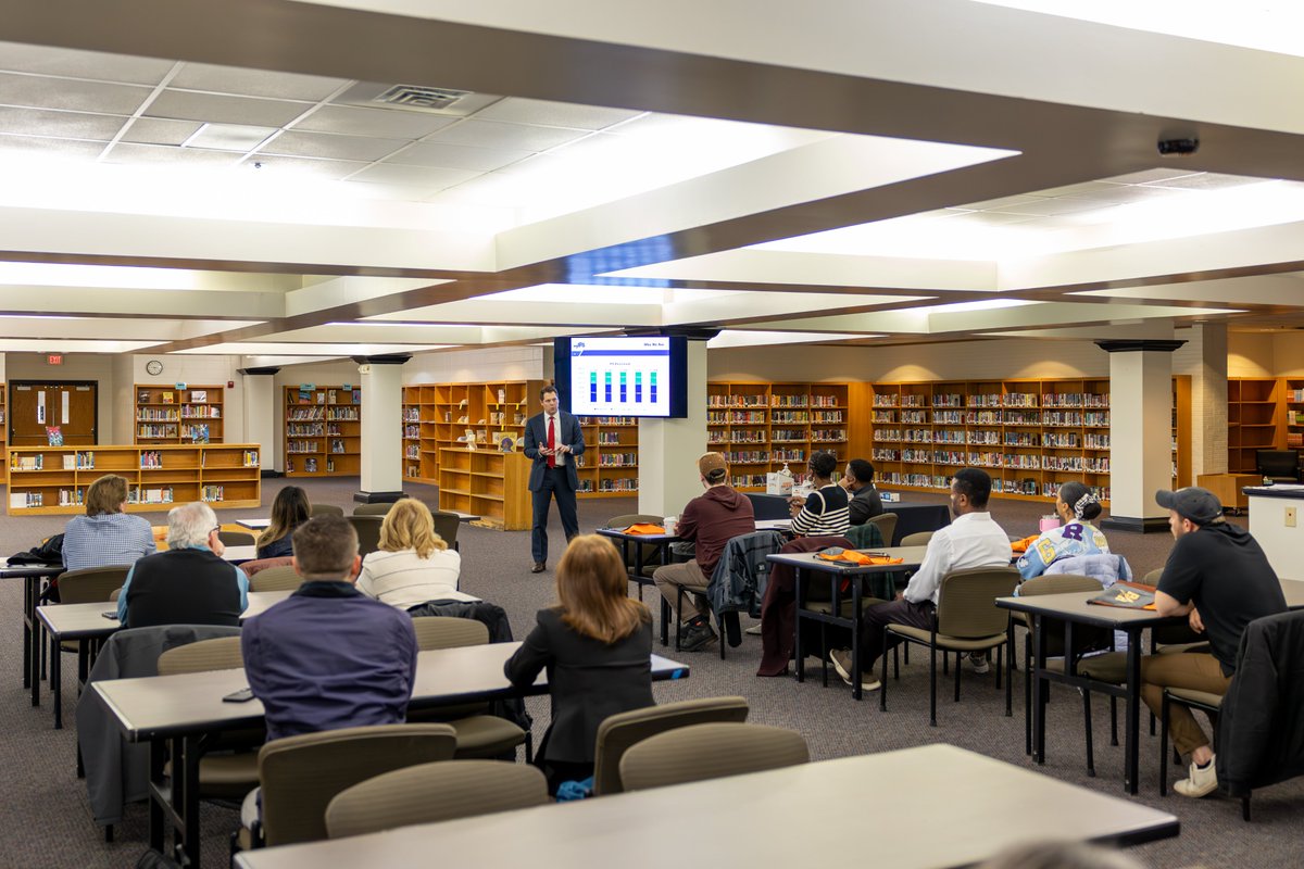 IPSSchools's tweet image. This morning, city councilors, state legislators, Indy Chamber members and community center leaders visited @broadripplems to learn more about improvements at the first-year middle school and the district&apos;s progress on #RebuildingStronger. Highlights included:

🌎 🎶 Increase in…