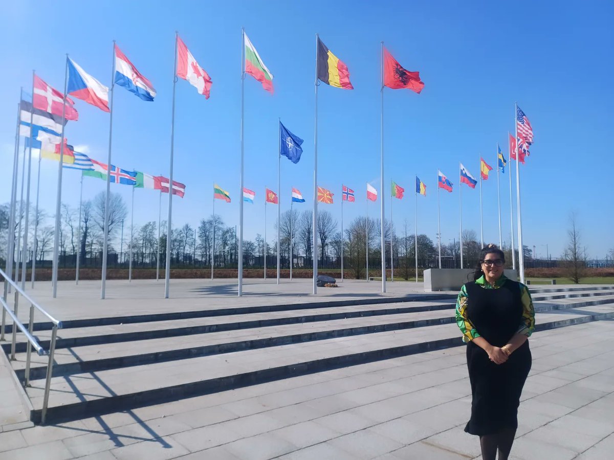 And that's a wrap. 3 years, 5 months, and 15 days ago, I flew into Brussels, and started a new life in a city where I didn't know a single person. Today, I leave a small piece of my heart in 🇧🇪. The best people, the best job, the best hobbies.

What. An. Adventure.