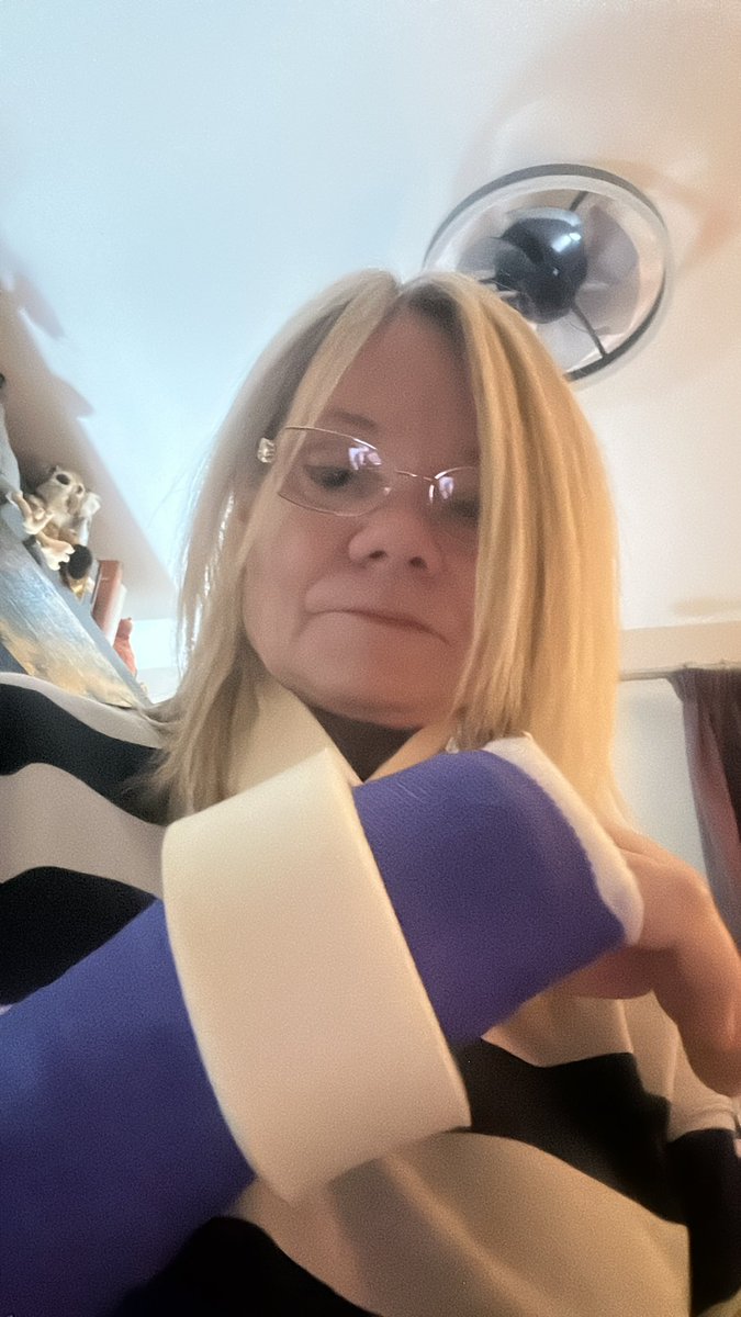 Still mending driving me mad miss my #Bdsmplay times retweet if you miss seeing my playtime posts