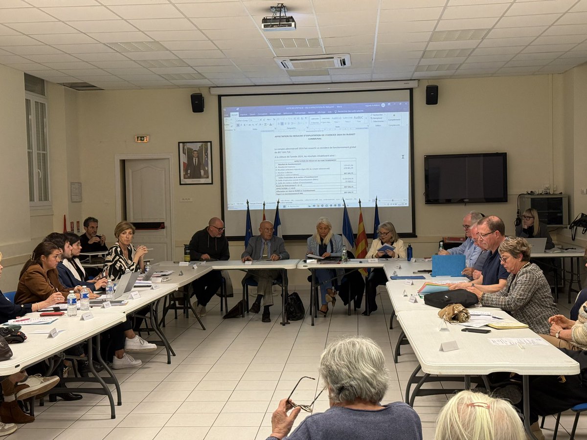FranckGalbert's tweet photo. La séance du conseil municipal budget  a été suspendu et donc reportée en raison du manque de professionnalisme et de l’amateurisme de l’équipe municipale . 
#Auribeau https://t.co/SReaQimQti