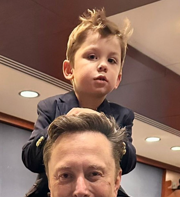 Keystroke tweet media