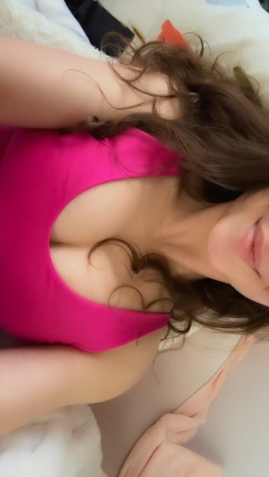 Watch Katt's leaked NSFW photo on TwXstars