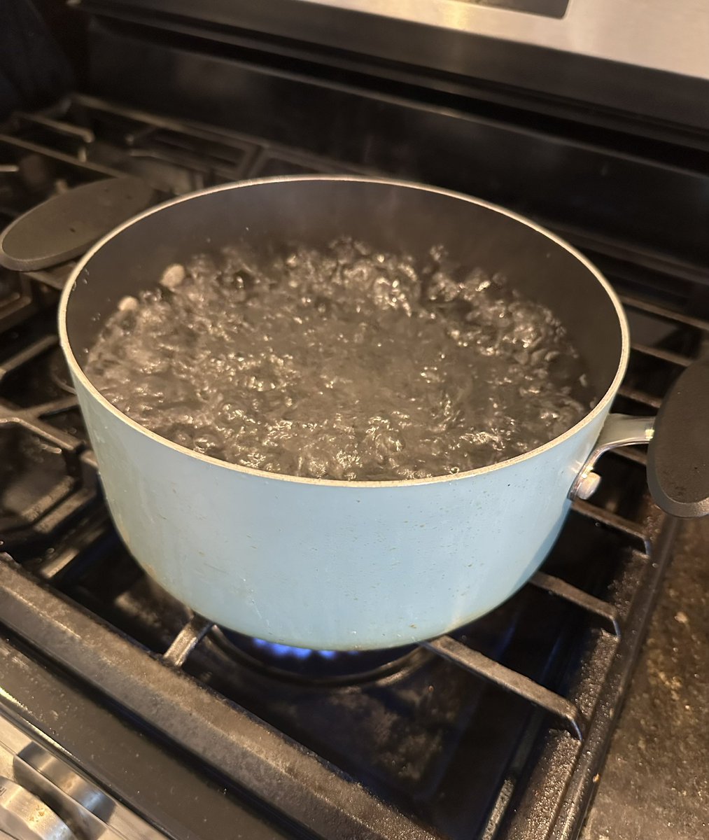 SowsersCastle's tweet photo. Yeah ice water is great but has Ashton Hall every tried dunking his head in one of these? https://t.co/VJpI1yJaie