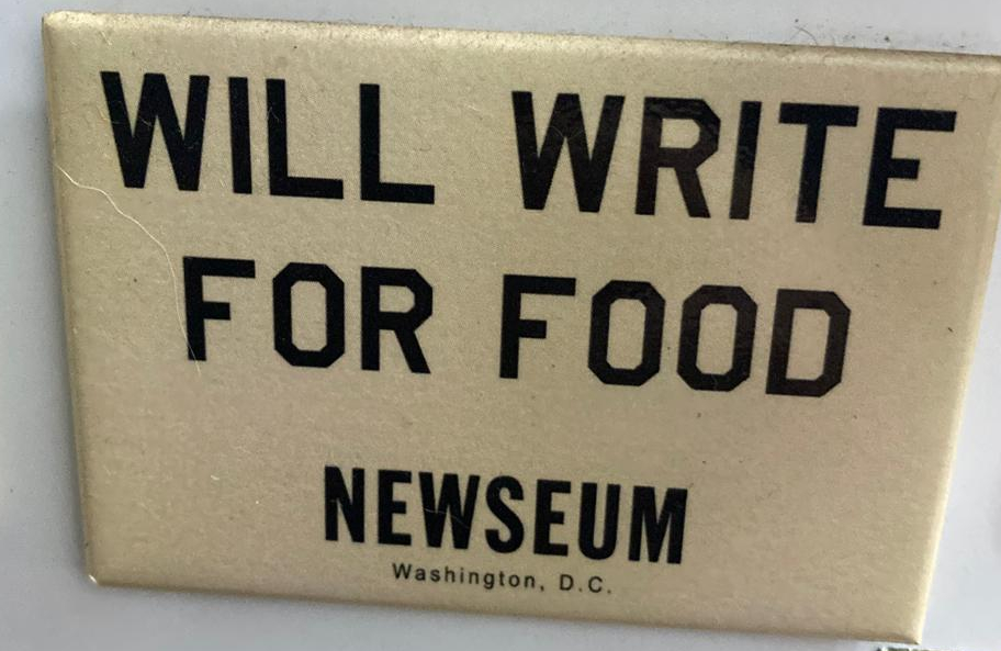 Oi!

Estou procurando (e precisando) de freelas para fechar as contas. Jornalismo, redação, tradução, revisão, enfim, qualquer coisa que envolva apertar botões para formar palavras. Eu falo também. 

Podem entrar em contato comigo por aqui ou em brunobonsanti@gmail.com

Valeu =)