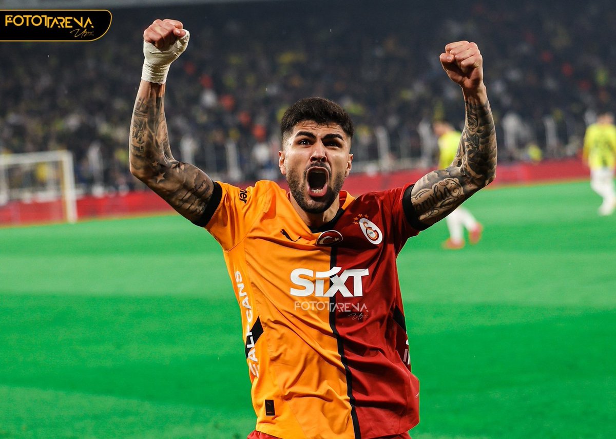 galaconttext's tweet photo. Galatasaray tarihinin en iyi sol beki oldu bile 🧿 https://t.co/siLVodtxAn