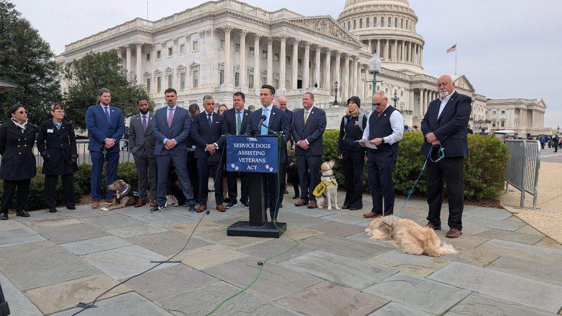 “Let’s unleash the healing power of service dogs and help veterans reclaim their lives.” 🐕‍🦺 Assistant National Legislative Director Naomi Mathis spoke at a press conference earlier today in support of the Service Dogs Assisting Veterans Act.