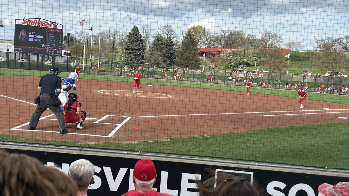 I love watching women’s sports! A great afternoon to watch the <a href="/LouisvilleSB/">Louisville Softball</a> <a href="/UKsoftball/">Kentucky Softball</a>  game🍿