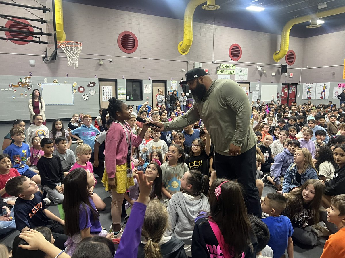 Midland ISD Health & Physical Education (@midlandisdhpe) on Twitter photo <a href="/GreathouseElem1/">Greathouse Elementary</a> students got some encouragement from the one and only Coach Mackey <a href="/2Wordstv/">2Words</a> today. Such a FUN day! <a href="/Midland_ISD/">Midland ISD</a> <a href="/GreathouseElem1/">Greathouse Elementary</a> students got some encouragement from the one and only Coach Mackey <a href="/2Wordstv/">2Words</a> today. Such a FUN day! <a href="/Midland_ISD/">Midland ISD</a>