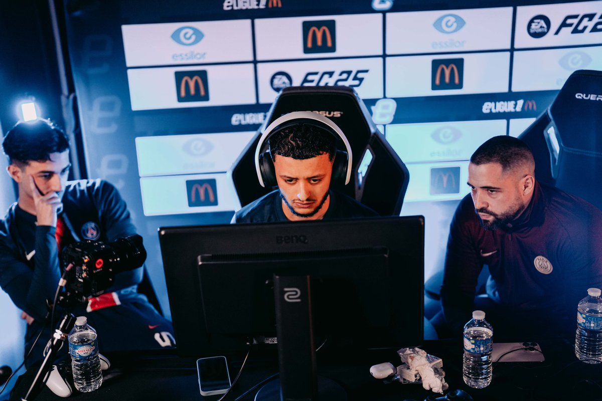 PSG NKantee (@nkanteeee) on Twitter photo VAMOOOOOSSS !!!! 🔥🔥
DIRECTION LES PLAYOFFS ✈️
5ème fois en 5 participations d’<a href="/_eLigue1/">eLigue 1 McDonald’s</a> 📈
Victoire 2-0 🆚 <a href="/CF63_eSports/">🎮 CF63 eSports</a> GG’s 🤙🏽
RDV demain soir à 19h contre Lorient pour essayer d’accrocher le Top 3 au classement !
ICI C’EST PARIS ❤️💙 <a href="/PSGeSports/">PSG Esports</a> VAMOOOOOSSS !!!! 🔥🔥
DIRECTION LES PLAYOFFS ✈️
5ème fois en 5 participations d’<a href="/_eLigue1/">eLigue 1 McDonald’s</a> 📈
Victoire 2-0 🆚 <a href="/CF63_eSports/">🎮 CF63 eSports</a> GG’s 🤙🏽
RDV demain soir à 19h contre Lorient pour essayer d’accrocher le Top 3 au classement !
ICI C’EST PARIS ❤️💙 <a href="/PSGeSports/">PSG Esports</a>