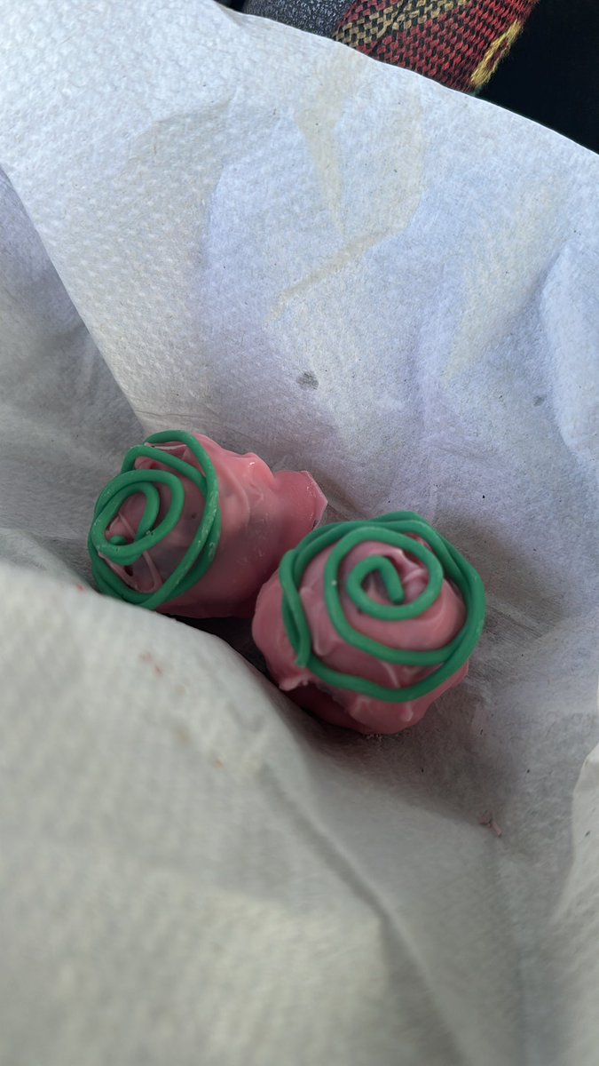 itsrealhquokka's tweet image. *heavy breathing* don’t say it don’t say it don’t say it