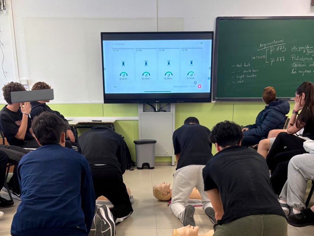 Curso 24-25. Dep. De Educación Física. Práctica de RCP impartida por el departamento de educación física 🚑🫀🫁