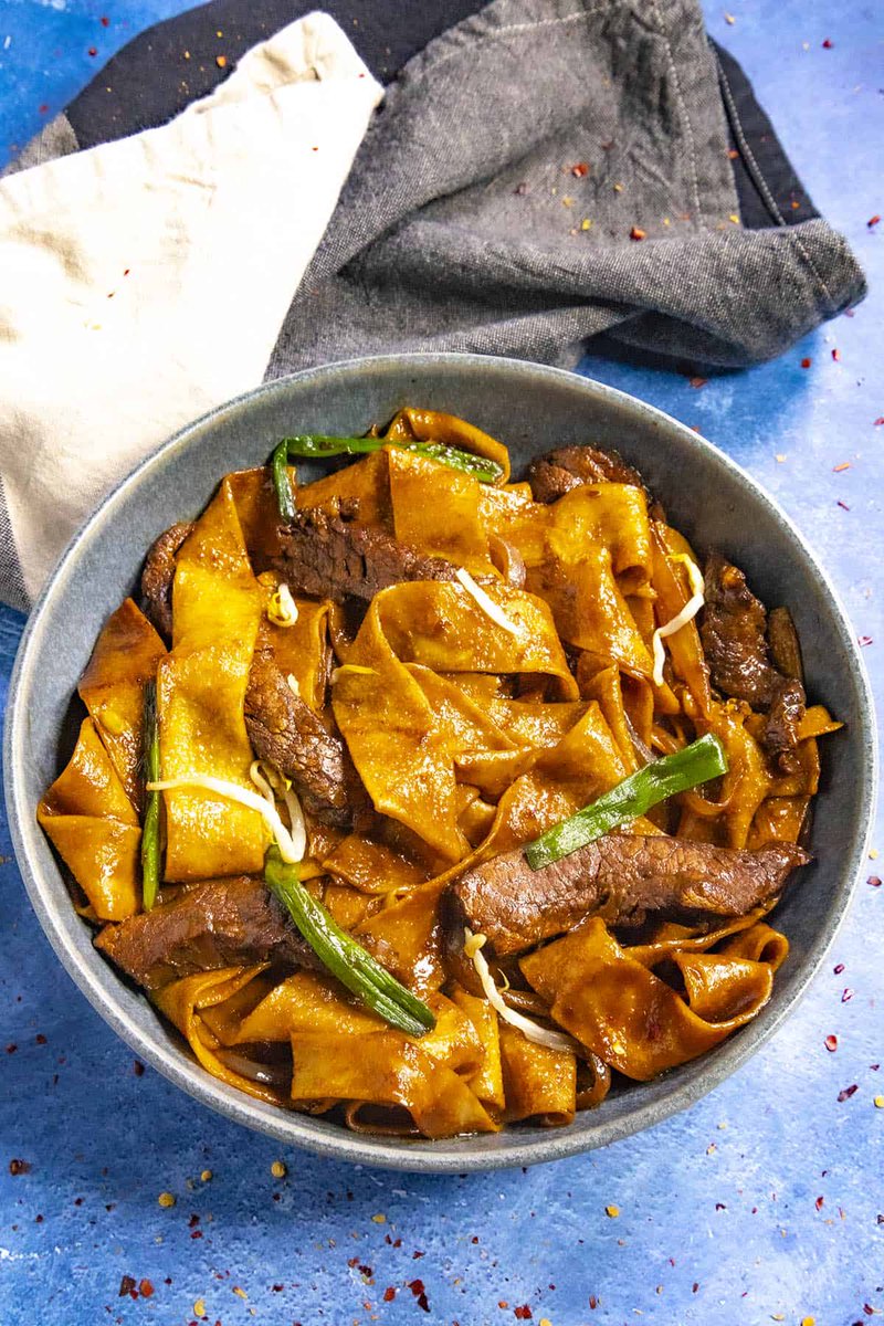 jalapenomadness's tweet photo. Skip the takeout &amp; whip up Beef Chow Fun at home! 🥢

🔥 Tender beef, chewy noodles, and bold stir-fry flavors—ready in minutes! 🍜 

Full recipe 👉https://t.co/PgDQt4uzY2

#BeefChowFun #HomemadeTakeout #EasyDinner" https://t.co/AwSsuVPqyj