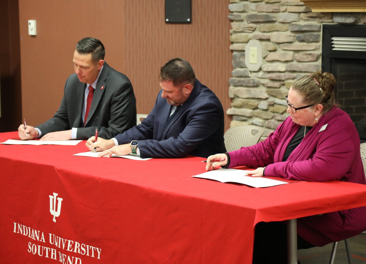 IU South Bend (@iusouthbend) on Twitter photo IUSB and <a href="/SCMSchools/">SCM Schools</a> have signed an agreement which will streamline the path to college for high school students. Qualifying seniors who participate in the seamless admission program will not need to complete a traditional application.
news.iu.edu/southbend/live… IUSB and <a href="/SCMSchools/">SCM Schools</a> have signed an agreement which will streamline the path to college for high school students. Qualifying seniors who participate in the seamless admission program will not need to complete a traditional application.
news.iu.edu/southbend/live…