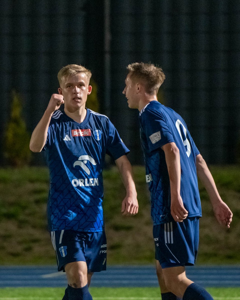 Wisła Płock (@wislaplocksa) on Twitter photo ✅ W 1/8 finału <a href="/iforbetpl/">forBET</a> <a href="/mazowieckizpn/">Mazowiecki ZPN</a> Pucharu Polski Wisła II Płock pokonała na wyjeździe Kasztelana Sierpc 5:2. Bramki dla Nafciarzy zdobyli Kacper Błaszkiewicz, Adrian Bielka, Marcin Kościelecki i <a href="/dari_oskar/">Oskar Dari</a>.
🔗 tiny.pl/2qcz1kwm ✅ W 1/8 finału <a href="/iforbetpl/">forBET</a> <a href="/mazowieckizpn/">Mazowiecki ZPN</a> Pucharu Polski Wisła II Płock pokonała na wyjeździe Kasztelana Sierpc 5:2. Bramki dla Nafciarzy zdobyli Kacper Błaszkiewicz, Adrian Bielka, Marcin Kościelecki i <a href="/dari_oskar/">Oskar Dari</a>.
🔗 tiny.pl/2qcz1kwm