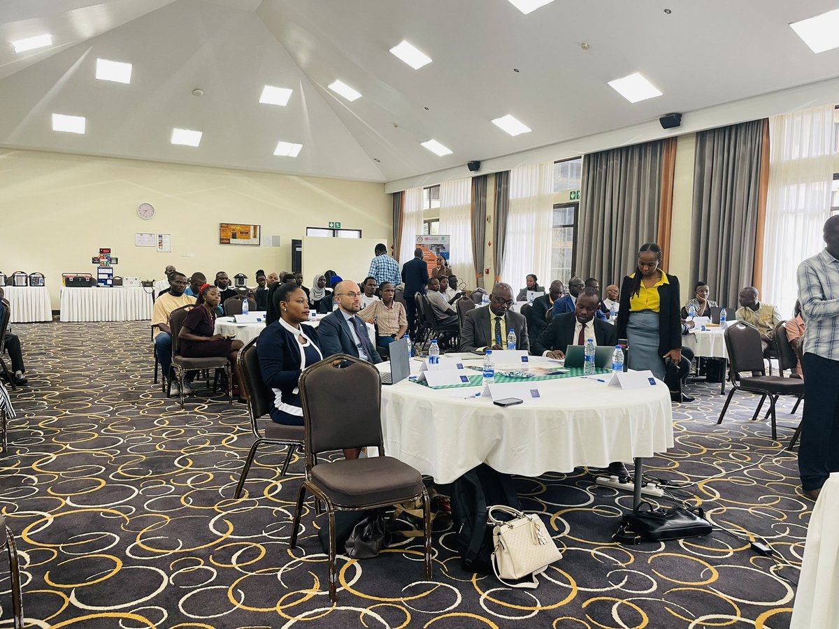 UKinUganda's tweet image. The @UKMECS programme continues to transform cooking methods in 🇺🇬, leading to cleaner, safer households.

Today, an award ceremony was held for technicians who have trained to repair #EPCs to support the smooth transition of e-cooking with #EPCs 

#CleanCooking
#GoFarGoTogether