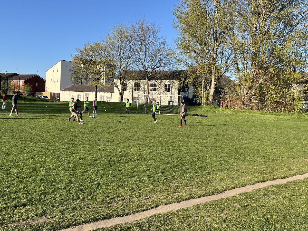 Saxton fc (@saxtonfc) on Twitter photo A great Wednesday night of football and youth club down in Richmond hill in the sunshine with <a href="/YouthServiceENE/">Leeds Youth Service (East North East)</a> growing every week #Partnership <a href="/FarleyLabour/">Councillor Luke Farley</a> <a href="/asgharlab/">Councillor Asghar khan</a> <a href="/ActiveLeeds/">Active Leeds</a> <a href="/steveridingpics/">Steve Riding</a> A great Wednesday night of football and youth club down in Richmond hill in the sunshine with <a href="/YouthServiceENE/">Leeds Youth Service (East North East)</a> growing every week #Partnership <a href="/FarleyLabour/">Councillor Luke Farley</a> <a href="/asgharlab/">Councillor Asghar khan</a> <a href="/ActiveLeeds/">Active Leeds</a> <a href="/steveridingpics/">Steve Riding</a>