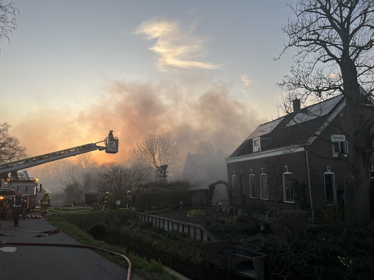 Grote brand in Meerkerk snel bestreden door brandweer