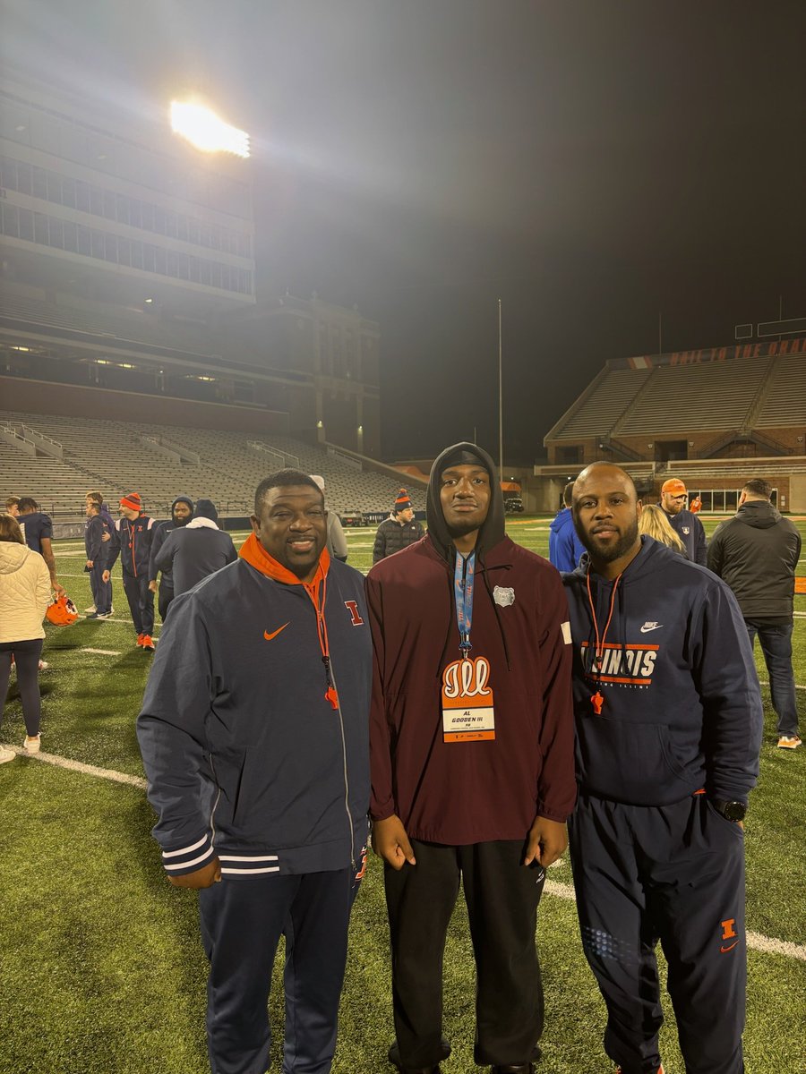 Lawrence Central RB Al Gooden III at Univ of Illinois with RB Coach Ward and Coach James White Coach White won 2 SuperBowls  with the GOAT Tom Brady