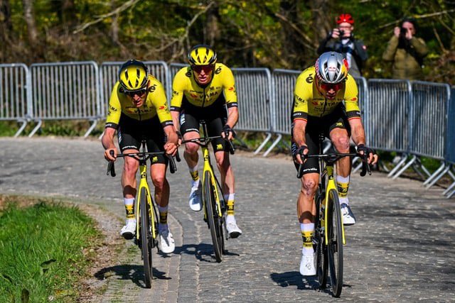 All I saw today was a Wout van Aert who was 10x times better than in E3. Losing a sprint to Powless is no shame. Wout has lost multiple 1v1 sprints in the past, in what critics say was his “prime”.

I’m confident he will race for the podium in RVV and race for the win in Roubaix.