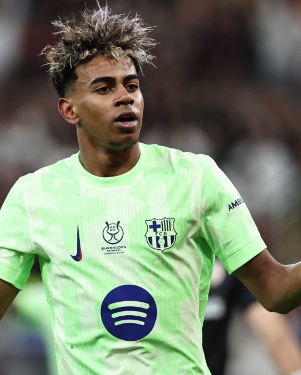 InvictosSomos's tweet image. Jugando en la élite como si estuviera en el barrio.

Y lo viene haciendo desde su debut. 

No es normal lo de Lamine Yamal. 

EL VERDADERO ELEGIDO DEL FÚTBOL MUNDIAL.