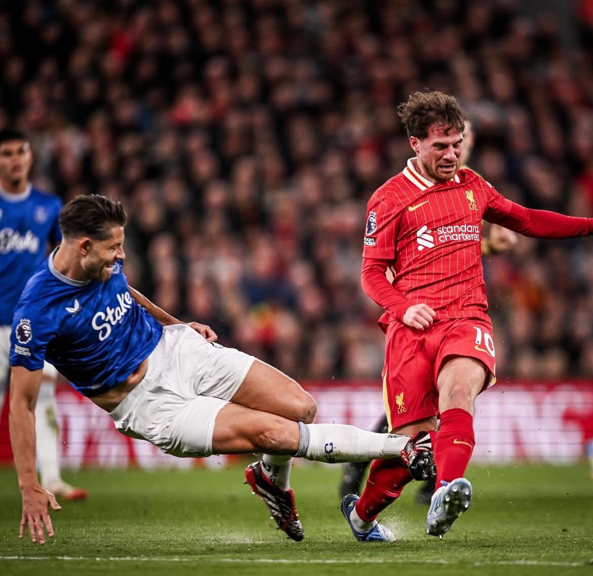 How in under F&amp;@k was that not Red ?
Complete leg breaker …… ! 
Shocking 🤦