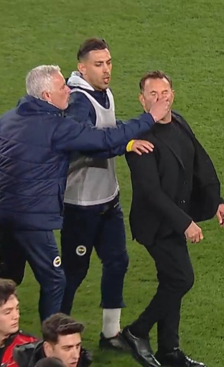 Okan Burun 🤣 #Mourinho #FBvGS