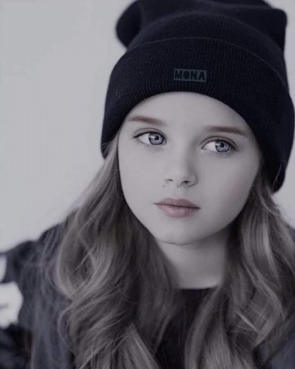 هناك أشخاص صغار جدًا ،
    لن يصبحوا أبدًا كبار، الا في الظل.