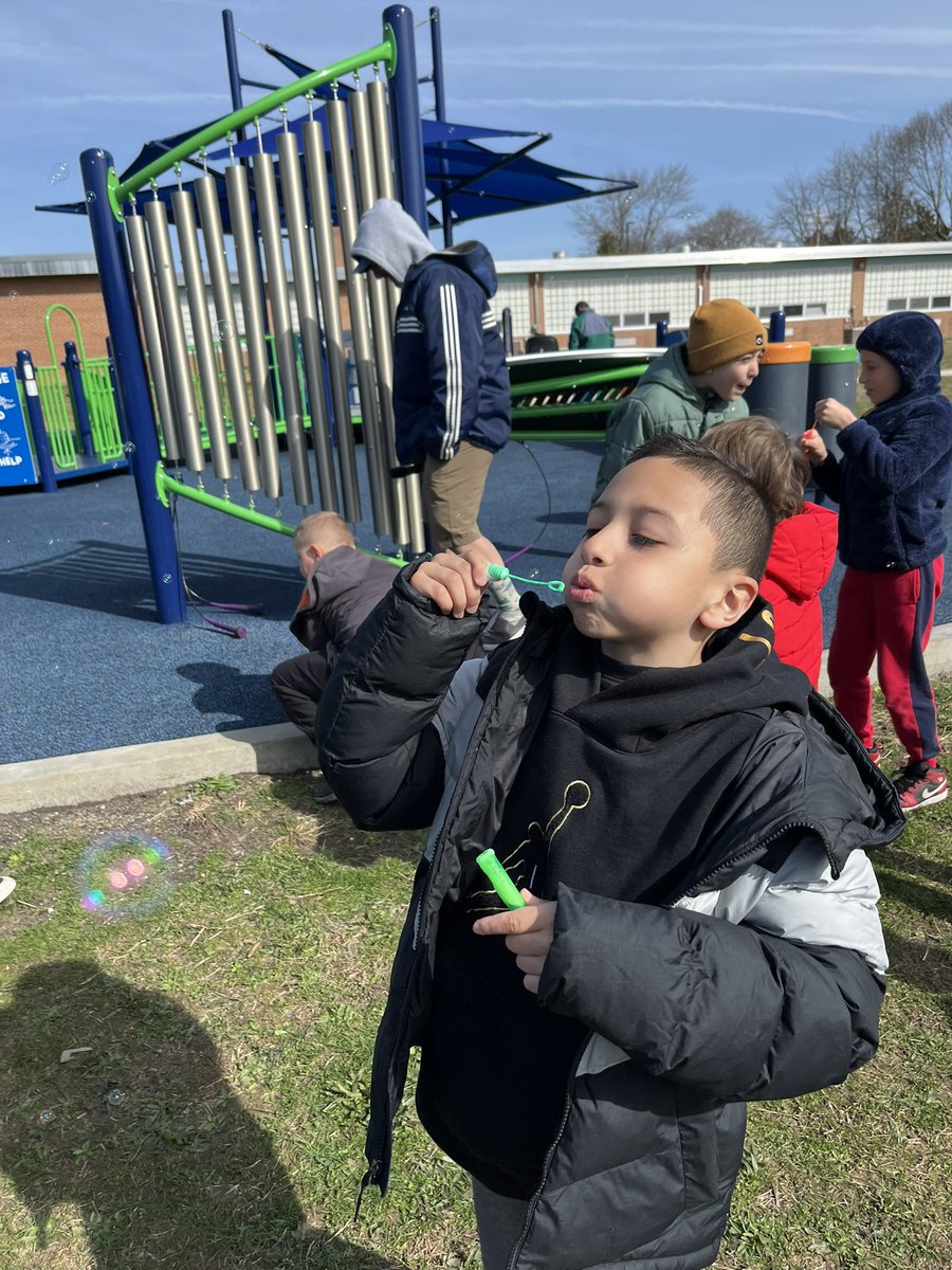 🫧Bubbles Across the Sky! Messages of HOPE, DIVERSITY, and ACCEPTANCE!🌈
#AutismAwareness 
#COLTSUP