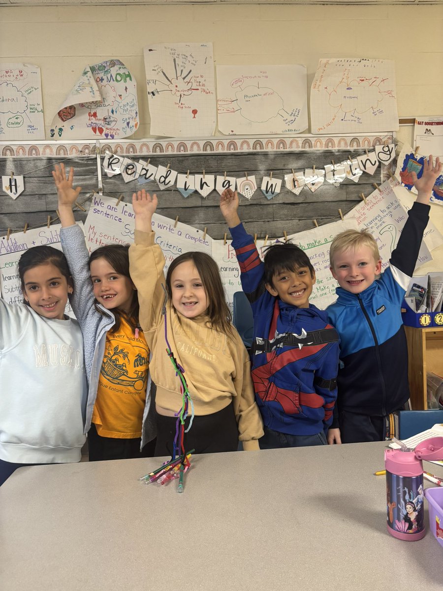 mscortinaa's tweet photo. Our students have been exploring structures and materials. Today they took on the challenge of building the tallest structure as a team! It was incredible to see their creativity, problem-solving, and teamwork in action. Check out our amazing results! #STEAM @StJohnPaul2 https://t.co/aZ2m11Yqka