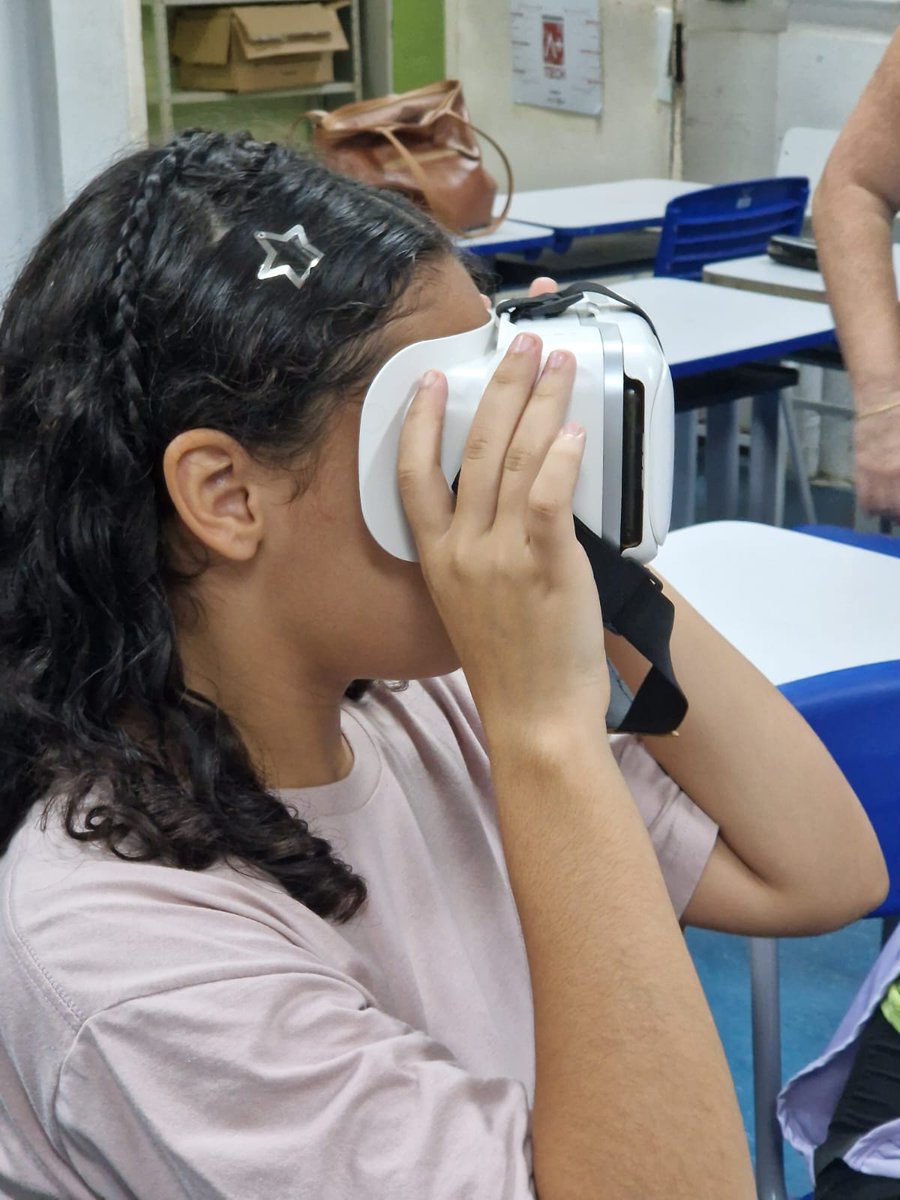 Ana Cassanti, nossa Gerente de Educação acompanhou a Semana S na Escola Christiano Hamann. O evento acontece nos 21 polos do Instituto Apontar (RJ) e, em parceria com Ciências Sob Tendas e Ciência Pioneira, promove 3 dias de imersão científica para jovens com altas habilidades.