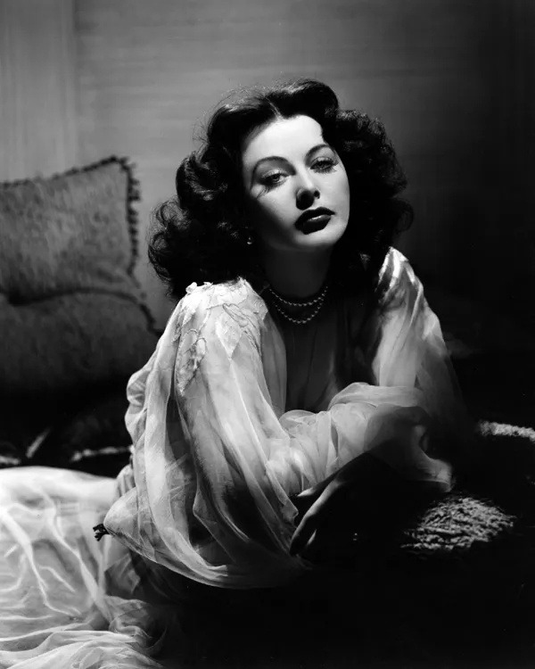 Hedy Lamarr, 1944