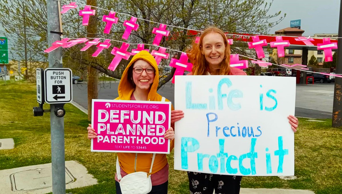 SamanthaGilmo12's tweet image. "Speak up for those who can't speak for themselves." 🩷💜💯☺️🥰👭🦋👼🤰🤱👩‍🍼🌸🌷🌞👏✨ I am so grateful to have attended my first Pro-Life Protest and for all of the new friends that I met there who are such amazing Pro-Life Warriors. 👭🦋👼 #DefundPP @prolifeutah @letthemliveorg