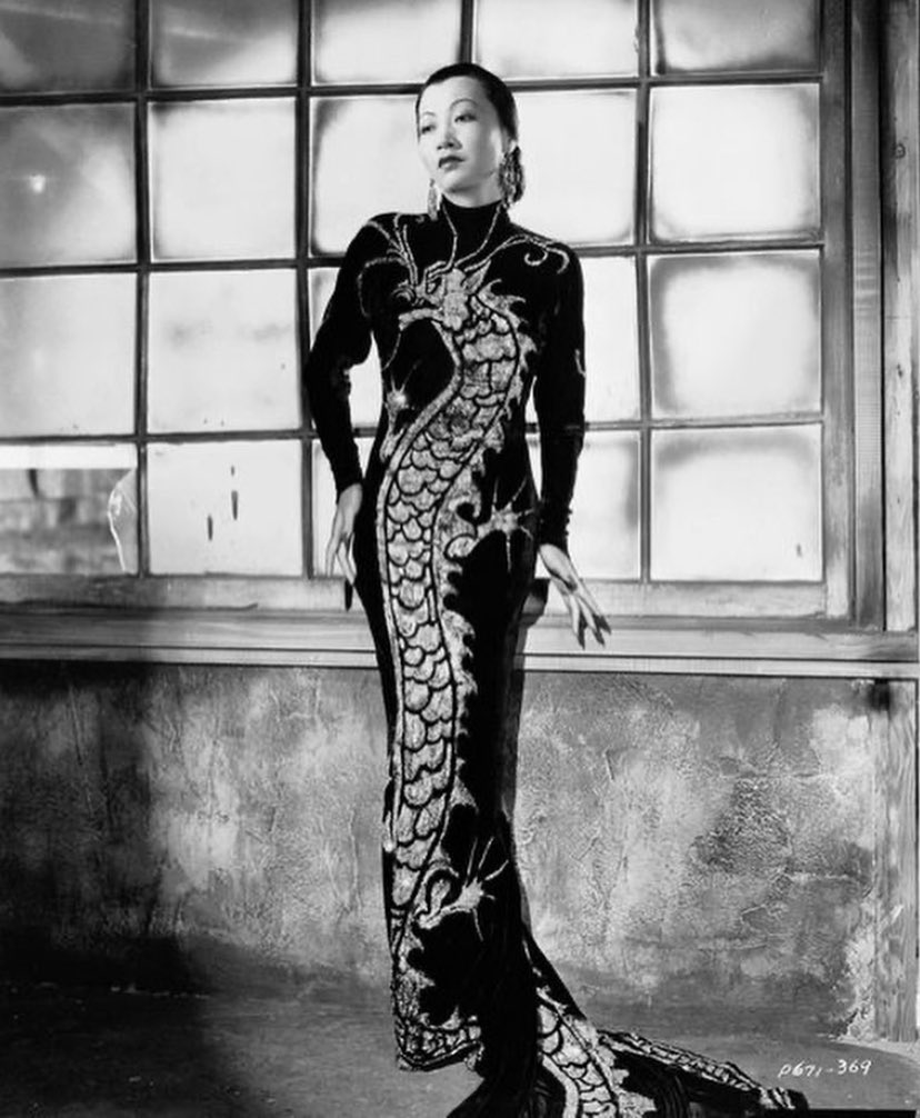 filmsbratz's tweet photo. — anna may wong wearing her famous black silk chinese dragon dress designed by travis banton for limehouse blues, 1934. 🐉🀄️ https://t.co/N9wQZaBKi8