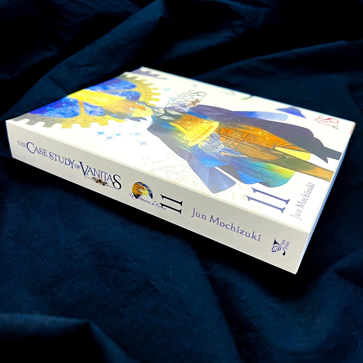 🚨 Yen Webstore Exclusive! 🚨

Included in this special set is The Case Study of Vanitas, Vol. 11, as well as an exclusive 128-page booklet featuring the author's personal character sketches.

Pre-order your copy of The Case Study of Vanitas, Vol. 11 (Special Edition) today!