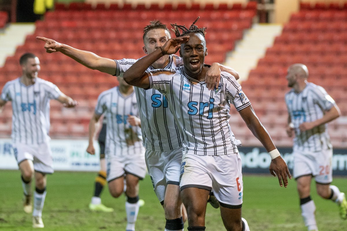 Everyone to a man absolutely superb tonight. Boys like Clay, Chalmers, Fogarty and Todd running themselves into the ground having not played much recently.

Same again Saturday🙌🏻