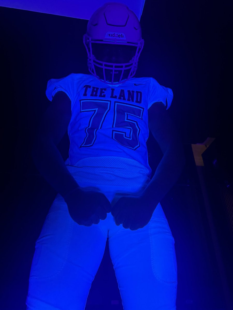 Thank you <a href="/CoachLehto/">Joey Lehto</a> for having me on campus today for an official visit 💙<a href="/LakelandWI/">Lakeland University</a>