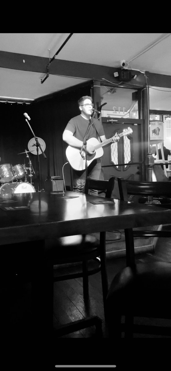 Last Friday night @bourbonbarreltavern with @savethenine and @zachalexandermakesmusic  Where do you want to see us next? Find our next shows from the links in our bio or at tinzelkova.com

#new #original #music #live  #rockband #shows #gigs #fyp #blackandwhite #photos