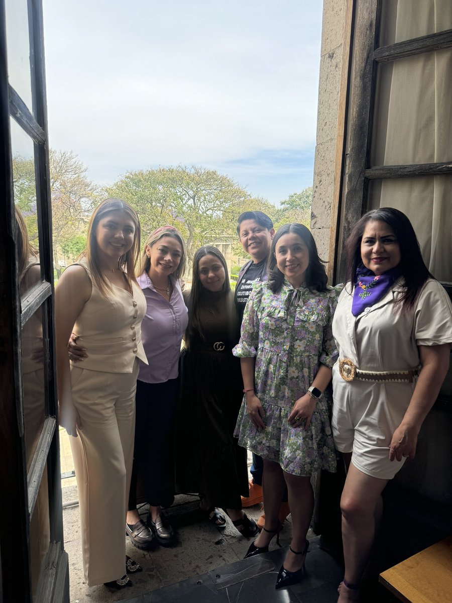 Gracias <a href="/KarlaLeonardoT/">Karla Leonardo</a> por todo tu esfuerzo para hacer posible este homenaje. 💜💜