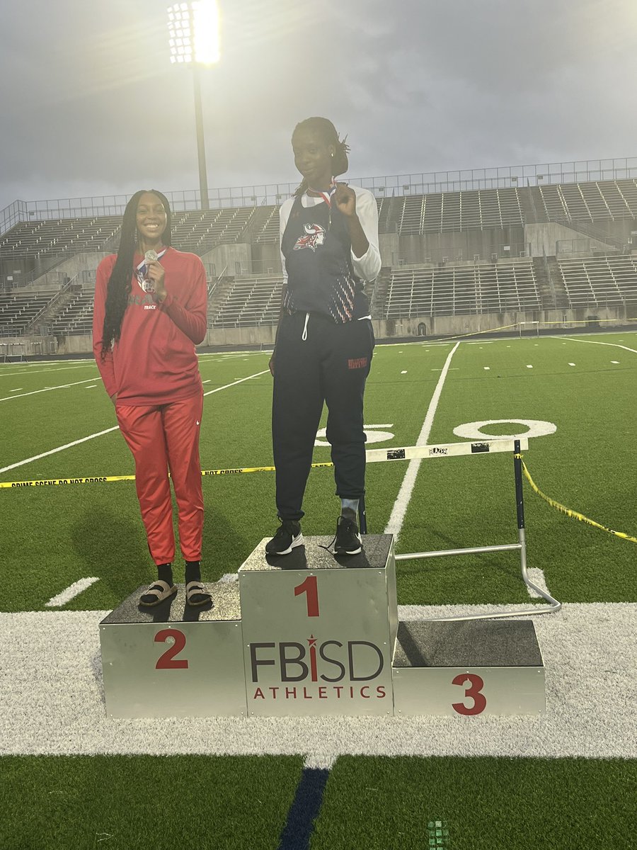 Travis HS Track and Field (@thstrackfield) on Twitter photo Congratulations to Samirah Guinn for placing 2nd in the high jump @ the District 6A track meet. She will be moving on to compete at the area track meet.
<a href="/THS_Tigers/">Travis High School</a> Congratulations to Samirah Guinn for placing 2nd in the high jump @ the District 6A track meet. She will be moving on to compete at the area track meet.
<a href="/THS_Tigers/">Travis High School</a>