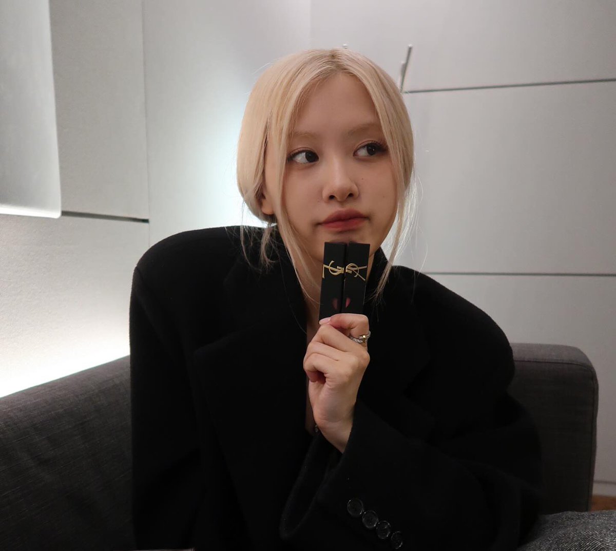 rosie tweet media
