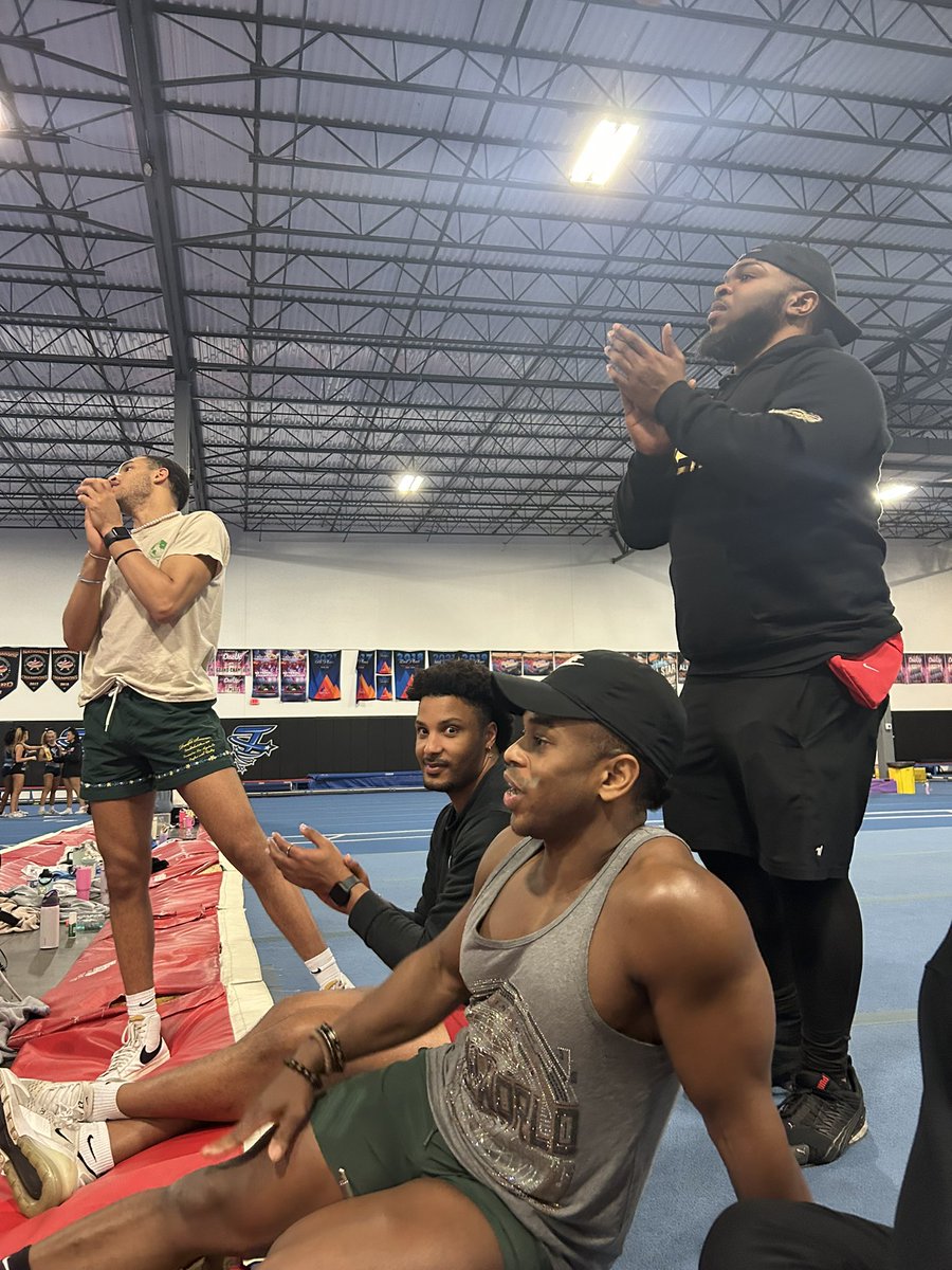 HallTrue's tweet image. The boys were working tonight!
#F5ORDIE #MDT