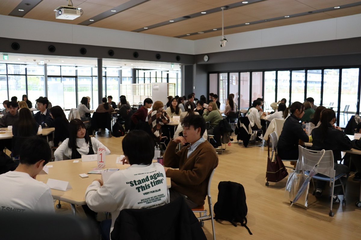 『国際関係法学科・総合政策学科』
新入生レクのお知らせ🗣
(⚠️追加募集で応募した経済学科の方も対象です)

🕑集合時間　12:30〜13:00
📍集合場所　コミュニティスクエア
🌟持ち物　　学生証

コミュニティスクエアの場所は公式LINEからチェック！！

 #獨協大学  #獨協で会おう