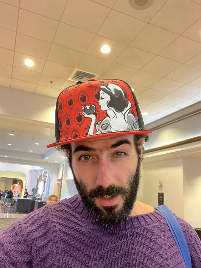 CUTTINSWISS's tweet photo. call me crazy but I still wanna drink the biggest beer with this guy. The ones at yard house that are really big or the big baseball bats they sell at games or the Oktoberfest stein things. Any will work https://t.co/GWeFL60h02