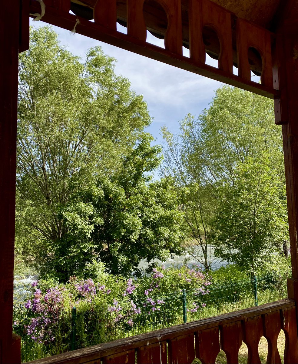 içim zemheri, dışım bahar.