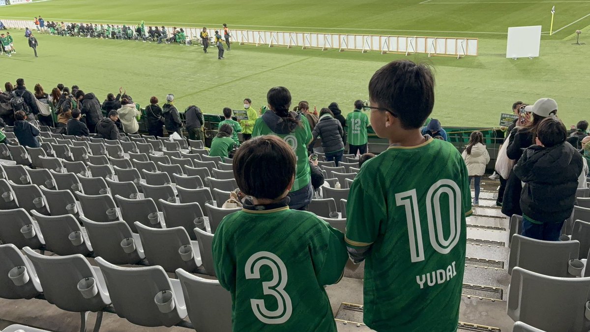 hamaaya's tweet photo. 東京ヴェルディvsFC東京
2-2
東京ダービーは去年に続いて引き分け
試合は大盛り上がり！！ https://t.co/7eVP9LrXsU