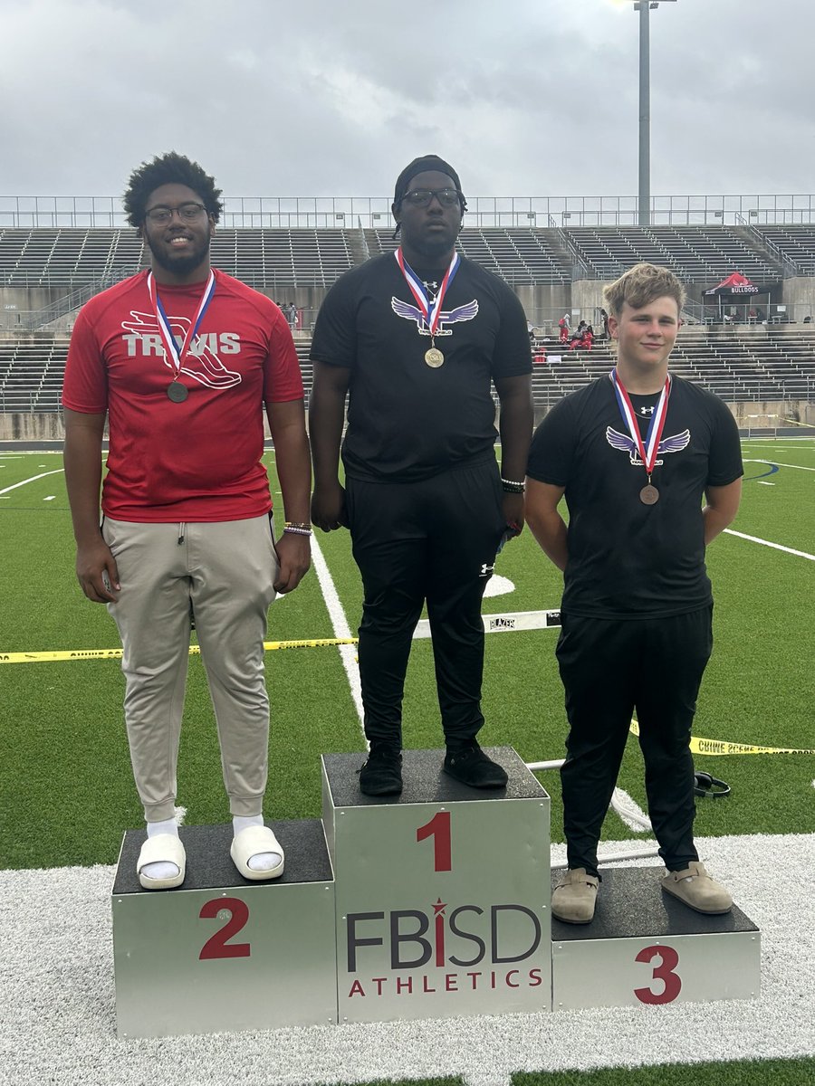 Congratulations to Tadarian Smith for placing 2nd in the discuss and 3rd in the shot put at the District 6A track meet. He is moving on to the area meet in both events.