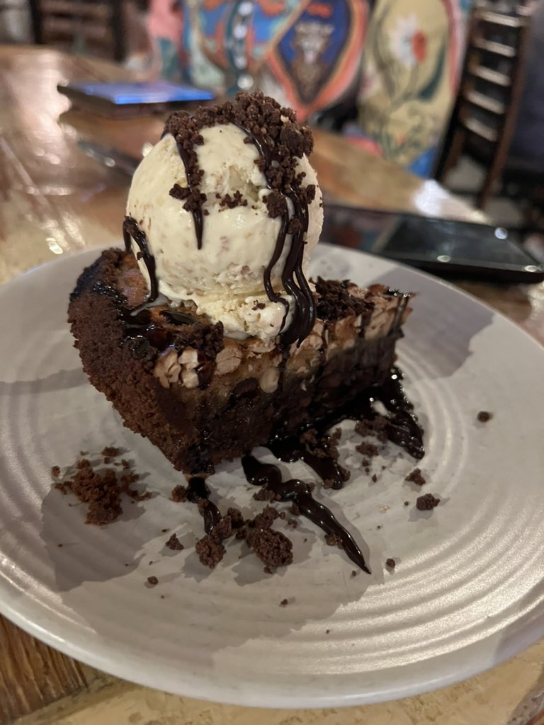 Starting things off in NOLA 

#IM2025 at Peche <a href="/ACPIMPhysicians/">ACP</a>