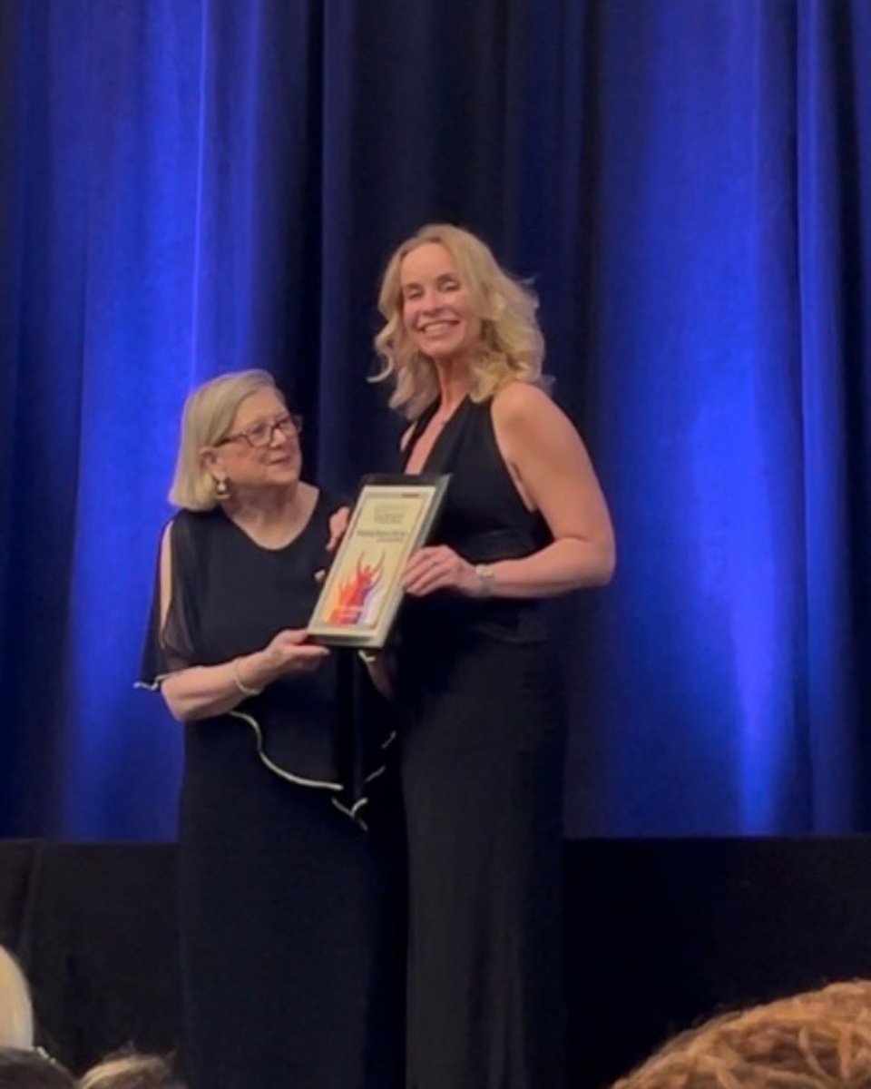 Language_Bird's tweet image. #LanguageBird’s Founder &amp;amp; CEO, Dr. Karyn Koven, was recognized as a 2025 Enterprising Women of the Year award winner! 🏆✨ Last weekend, she attended the #EnterprisingWomen Conference in Nashville, where she joined an inspiring group of #femalebusinessleaders. @EWMagazine