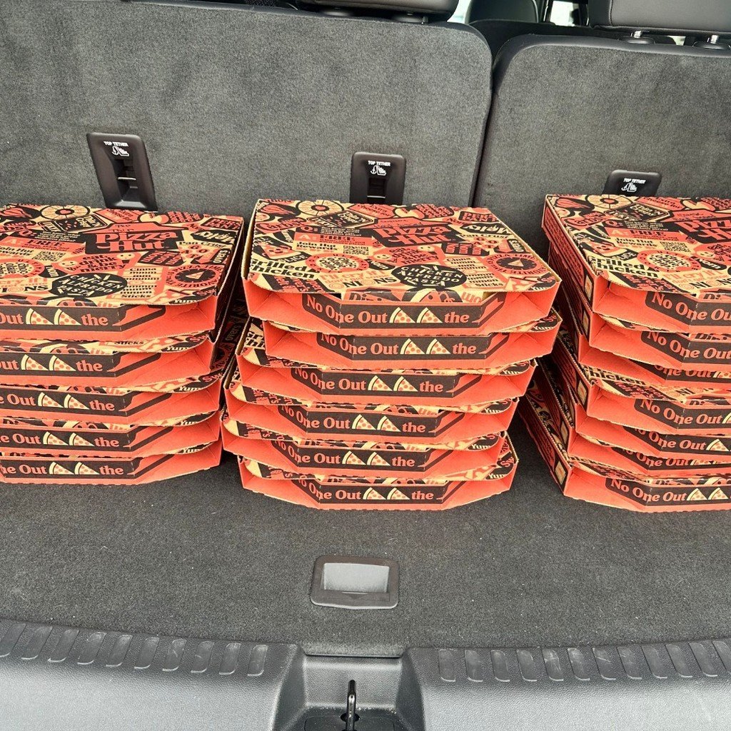 Thank you to Pizza Hut of Tuscola for providing 6 families with free pizzas tonight. Mrs. Wilhoit loved being the delivery driver with all the smiling faces! Everyone loves Pizza Hut!