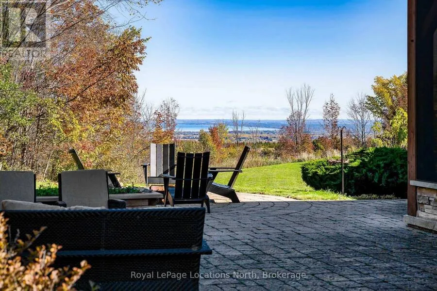 LUXRE's tweet photo. Clearview, ON, Canada - $3,999,000 CAD https://t.co/AcdHRn4yuo https://t.co/oGeEBvx7EK